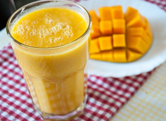 Zogics_Blog_May_2016_Orange_Mango_Smoothie.jpg